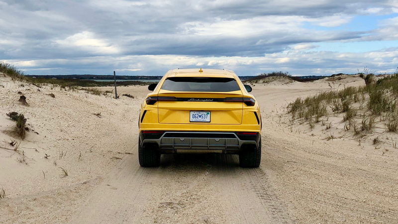 Illustration for article titled What It's Like to Use a 641 HP Lamborghini Urus as an Actual Family Car